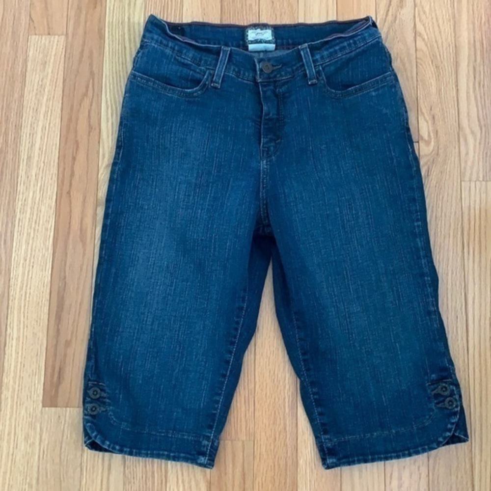 Levi’s Perfectly Slimming 512 Capri Jeans 10P